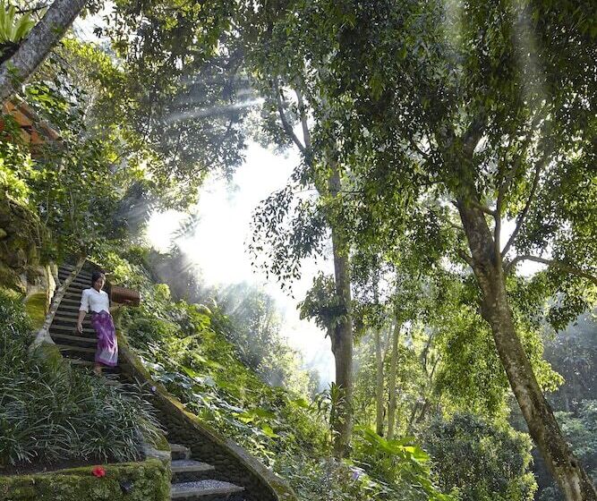 هتل Tjampuhan Spa