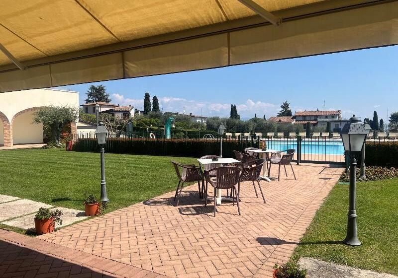 Le Terrazze Sul Lago Hotel & Residence