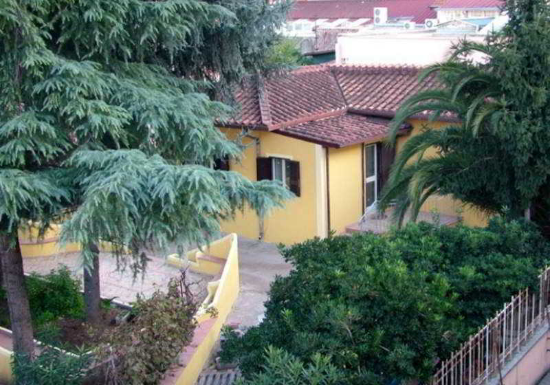 Roma Holiday Villa