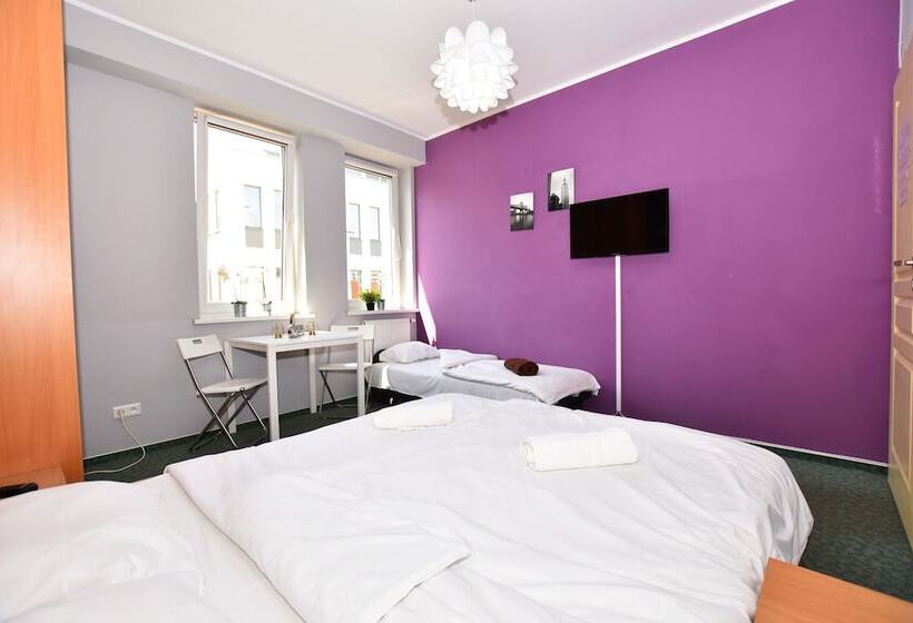 Dukes Hostel   Pokoje Prywatne, Rynek