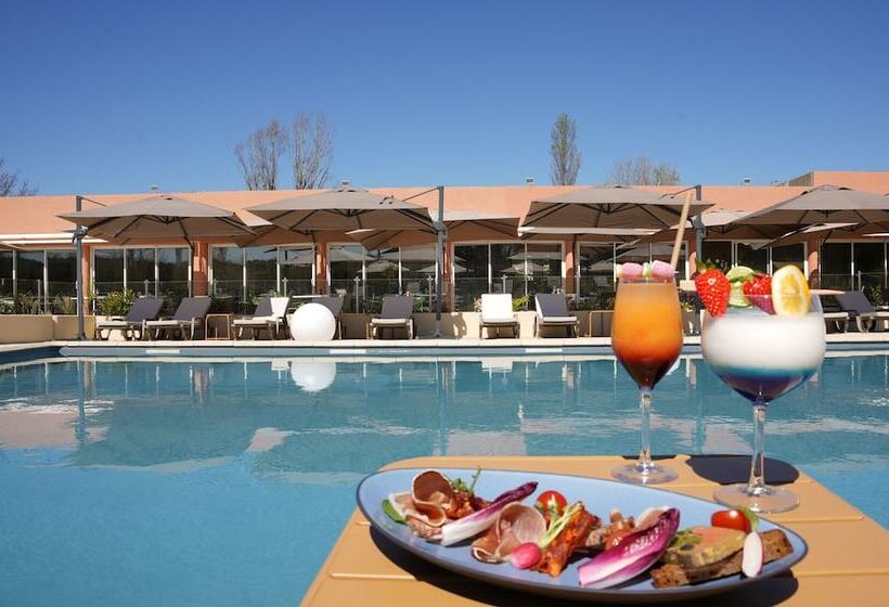 בית מלון כפרי Mount Venturi   Aix En Provence Sainte Victoire   Bar & Restaurant & Padel
