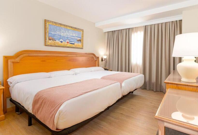 هتل Peñiscola Plaza Suites