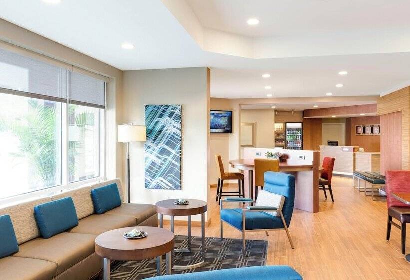 هتل Towneplace Suites By Marriott Detroit Taylor