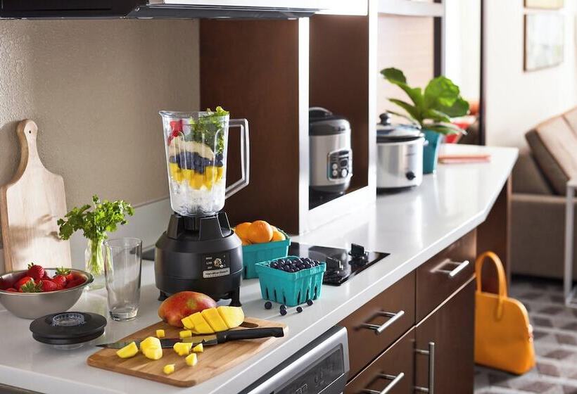 هتل Towneplace Suites By Marriott Detroit Taylor