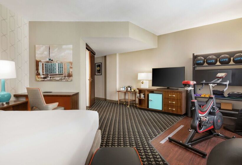 American Hotel Atlanta Downtown, Tapestry Collection Hilton