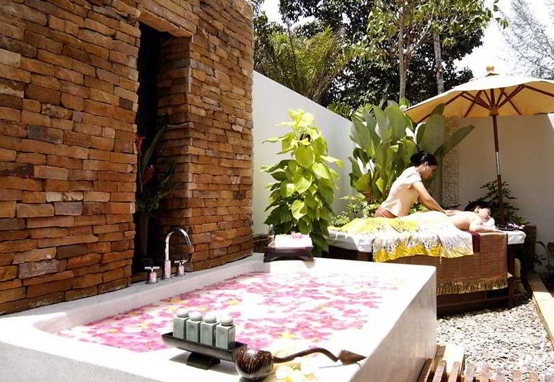 هتل The Briza Beach Resort, Samui