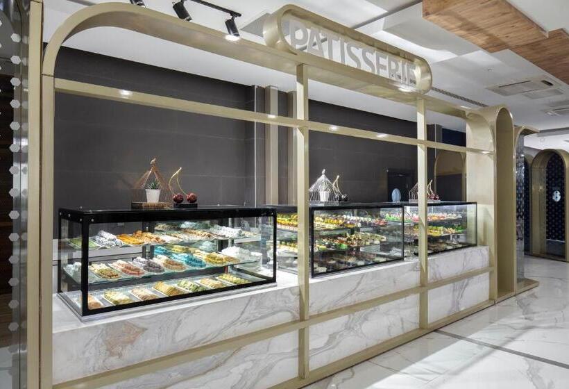 Nirvana Cosmopolitan Hotel   Convention & Sports Center