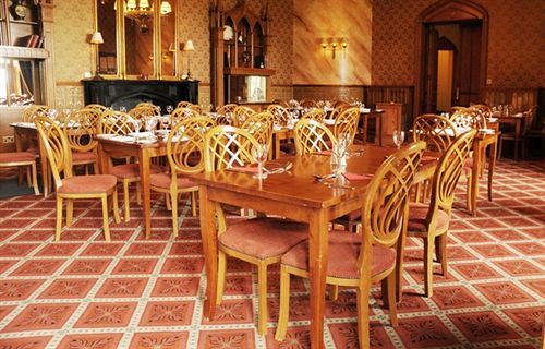 فندق Studley Castle