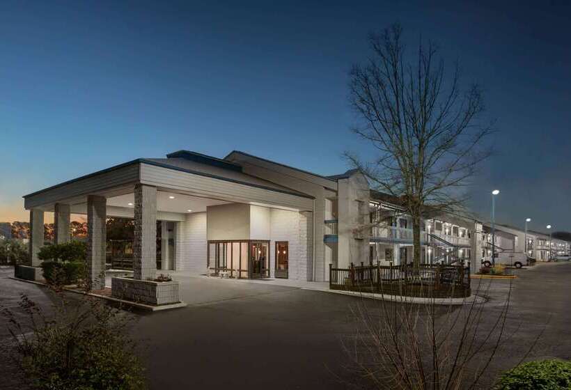 هتل Baymont By Wyndham Wilmington