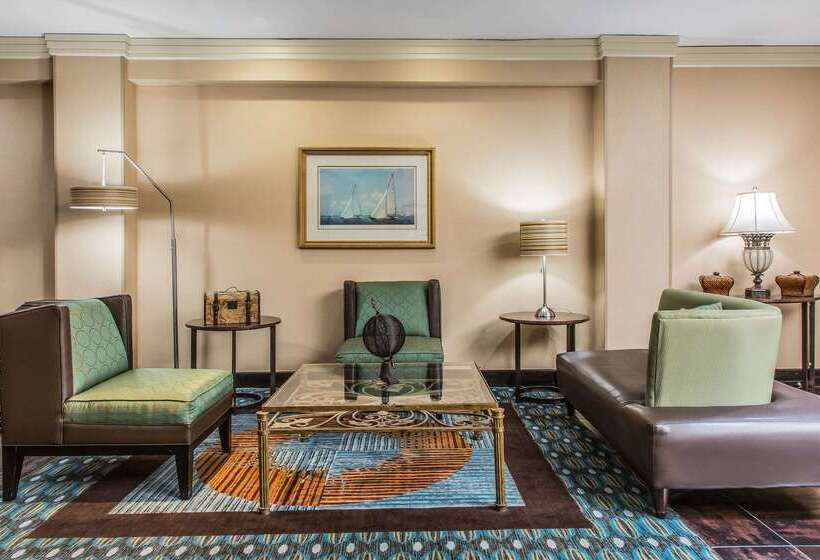 בית מלון כפרי Clarion Inn New London  Mystic