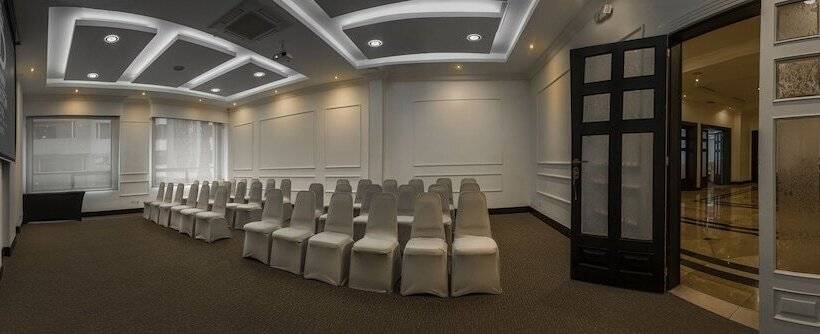 هتل Dann Carlton Quito