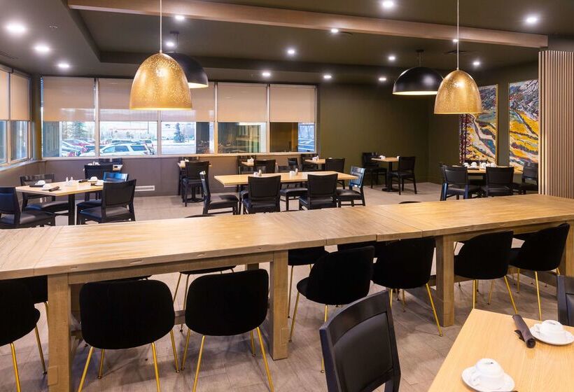 בית מלון כפרי Doubletree By Hilton Calgary North