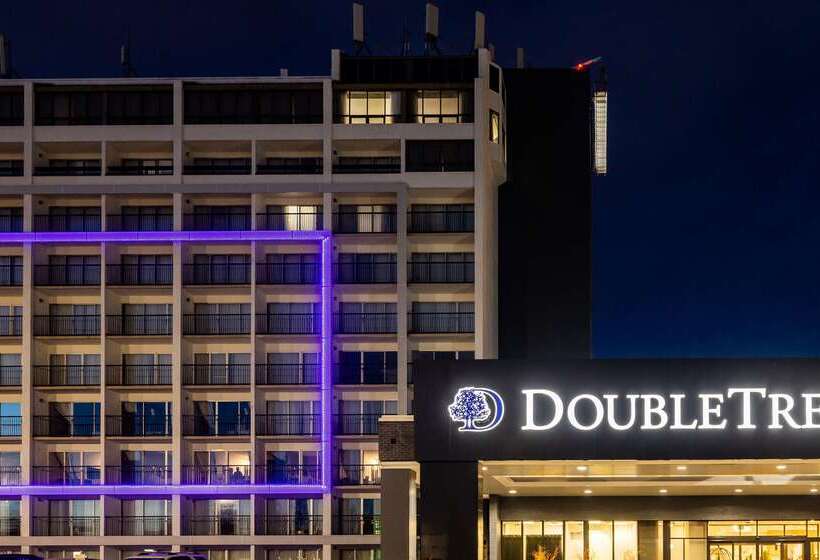בית מלון כפרי Doubletree By Hilton Calgary North
