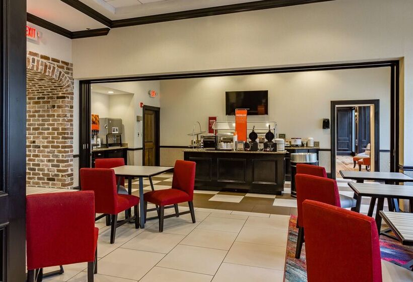 هتل Hampton Inn Savannah Historic District