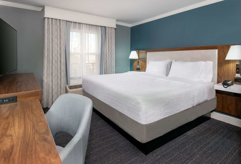 هتل Hampton Inn Savannah Historic District
