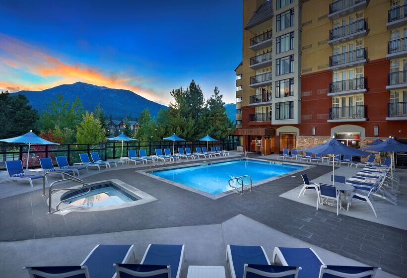 هتل Hilton Whistler Resort & Spa