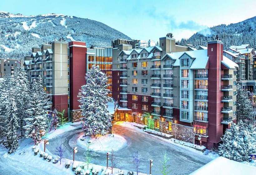 هتل Hilton Whistler Resort & Spa