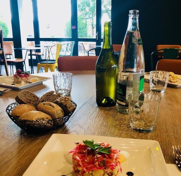 ホテル Ibis Pontarlier