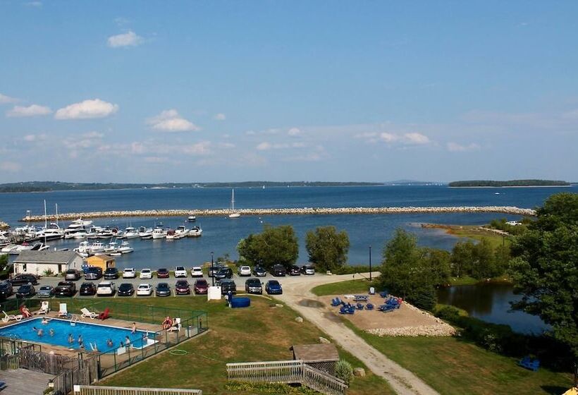 בית מלון כפרי Oak Island Resort & Conference Centre