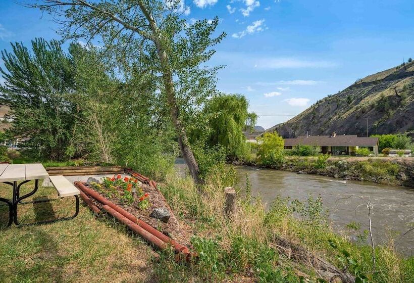 Szálloda Sandman Inn Cache Creek