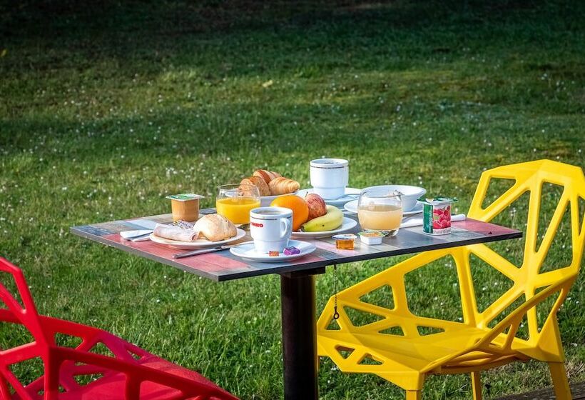 בית מלון כפרי Hôtel Akena Poitiers Nord Futuroscope