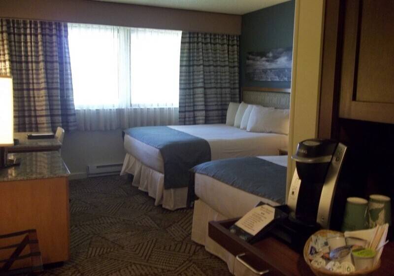 בית מלון כפרי Thunderbird Lodge   Inside The Park