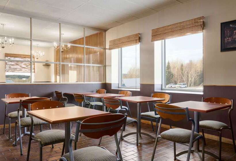 فندق على الطريق Travelodge By Wyndham Baie Comeau