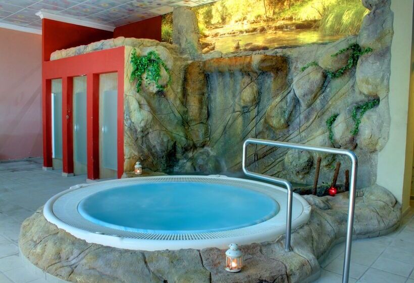 هتل Balneario Parque De Cazorla