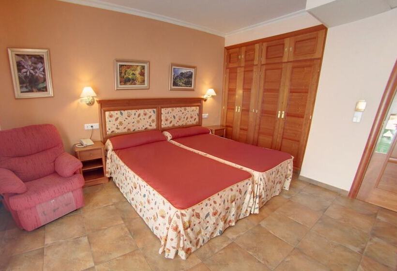 هتل Balneario Parque De Cazorla