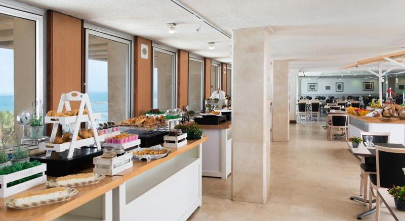 ホテル Leonardo Gordon Beach