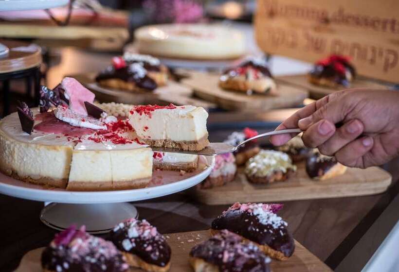 ホテル Leonardo Gordon Beach