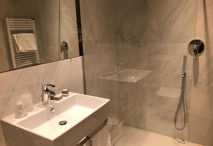 Savoia Hotel Regency