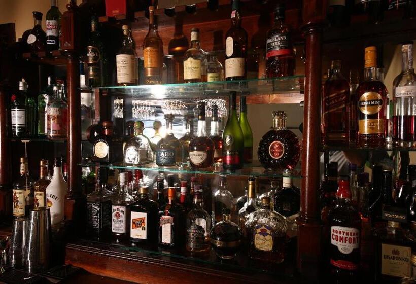 فندق Sir Sam S Inn & Waterspa   Adults Only