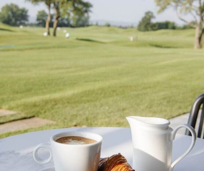 Отель Empordà Golf Resort