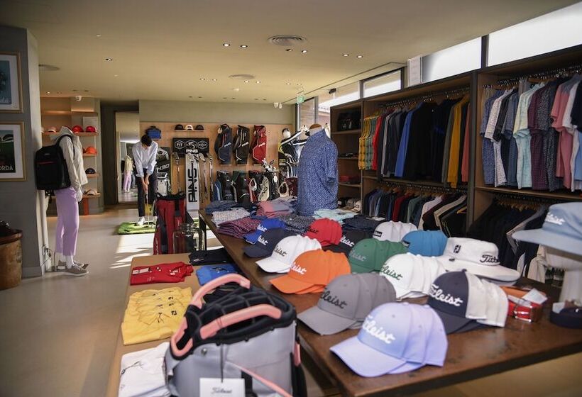 فندق Empordà Golf Resort