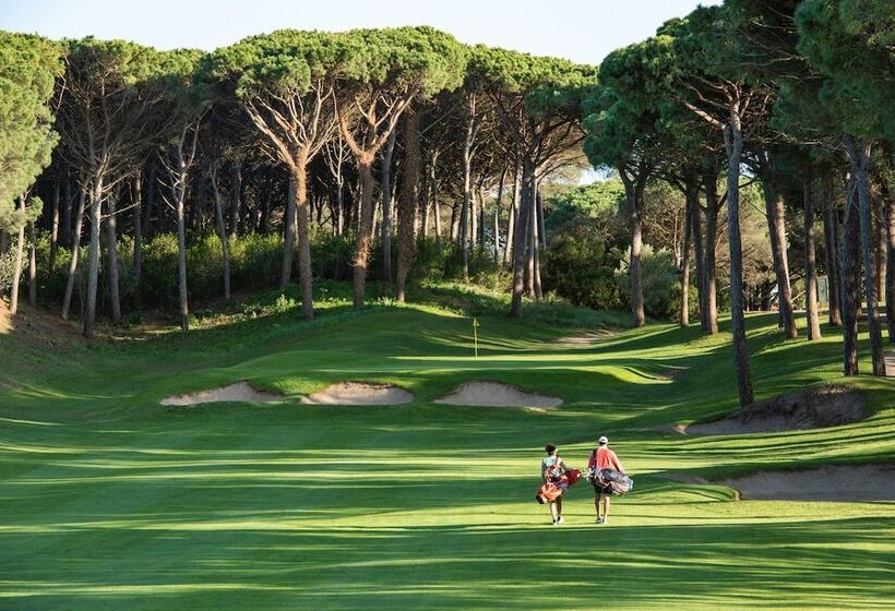 Отель Empordà Golf Resort