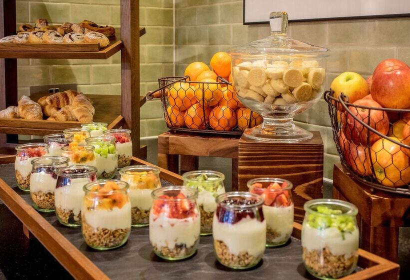 هتل Hilton London Canary Wharf