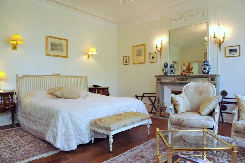 هتل Hôtel La Villa Eugene