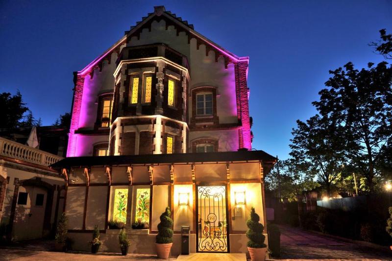 هتل Hôtel La Villa Eugene