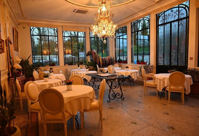 هتل Hôtel La Villa Eugene