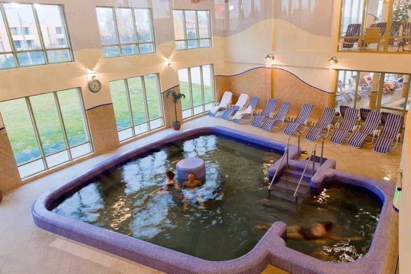 Отель Karos Spa