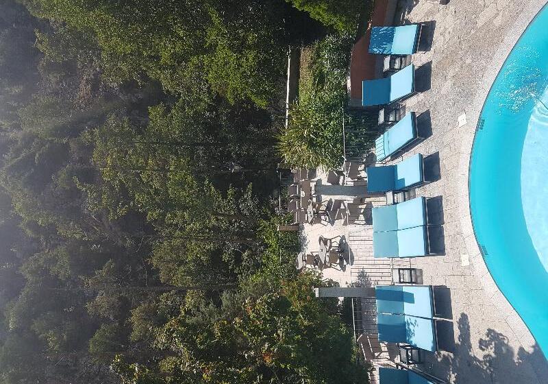 هتل Les Jardins De La Glaciere