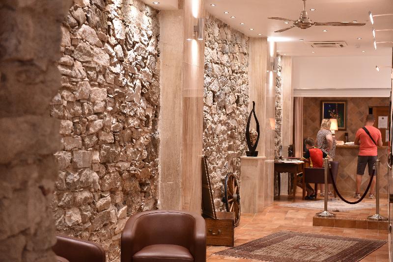 هتل Les Jardins De La Glaciere