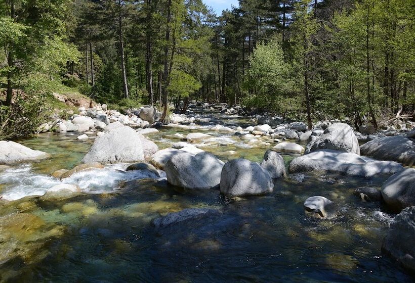 هتل Les Jardins De La Glaciere