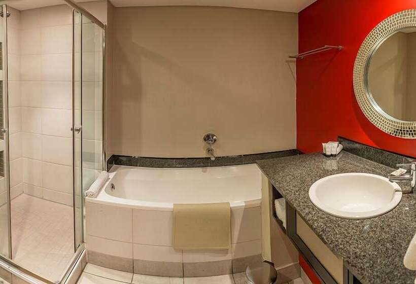 בית מלון כפרי Mondior At Emperors Palace