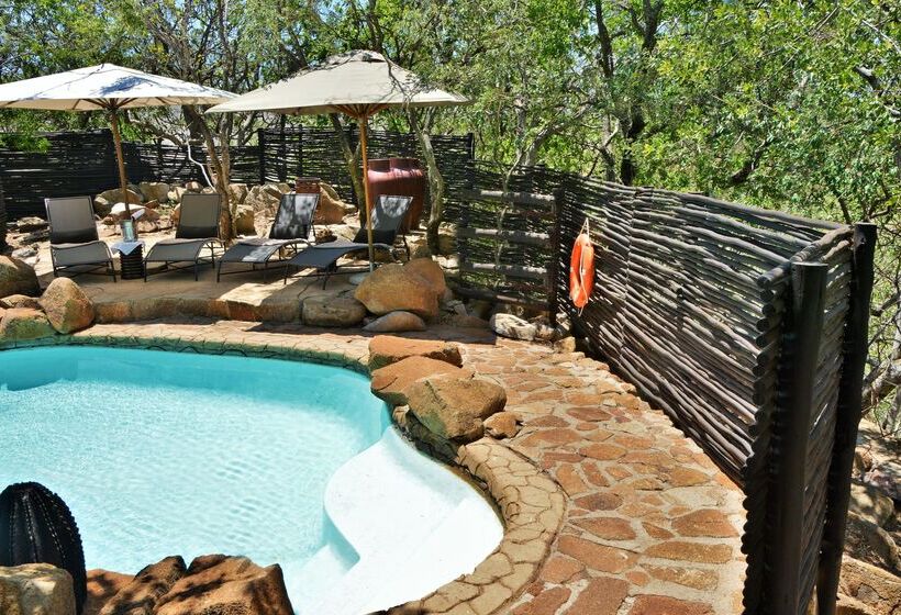 فندق Tshukudu Bush Lodge