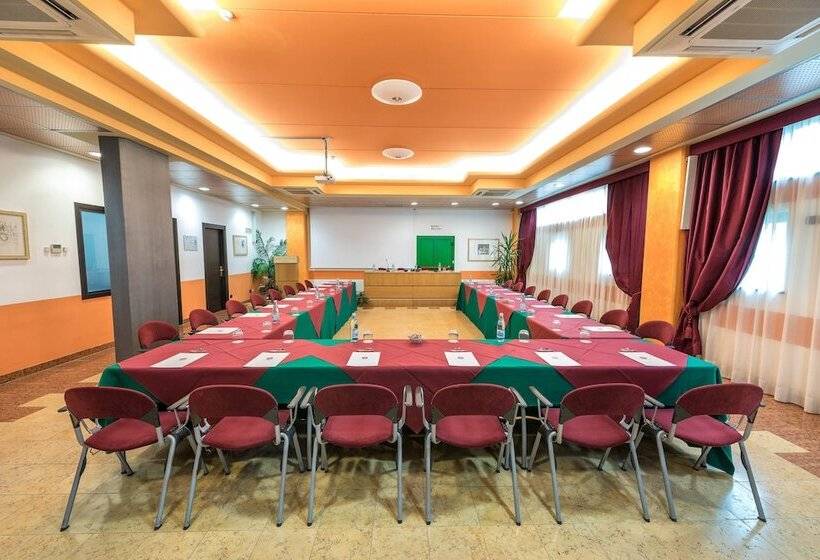 בית מלון כפרי West Point Airport