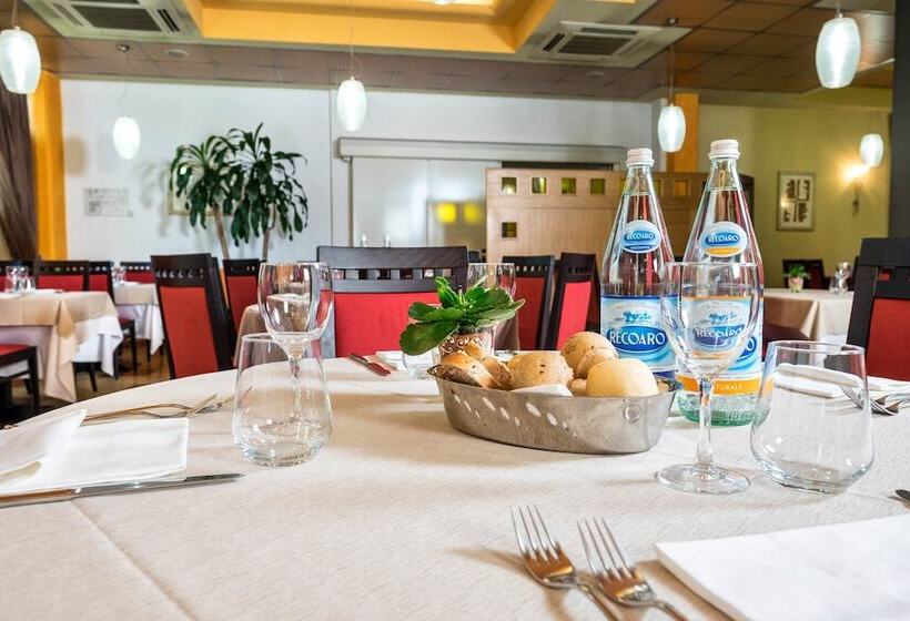 בית מלון כפרי West Point Airport