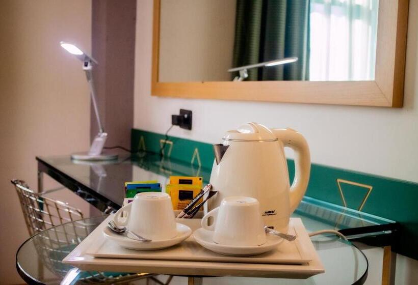 בית מלון כפרי West Point Airport