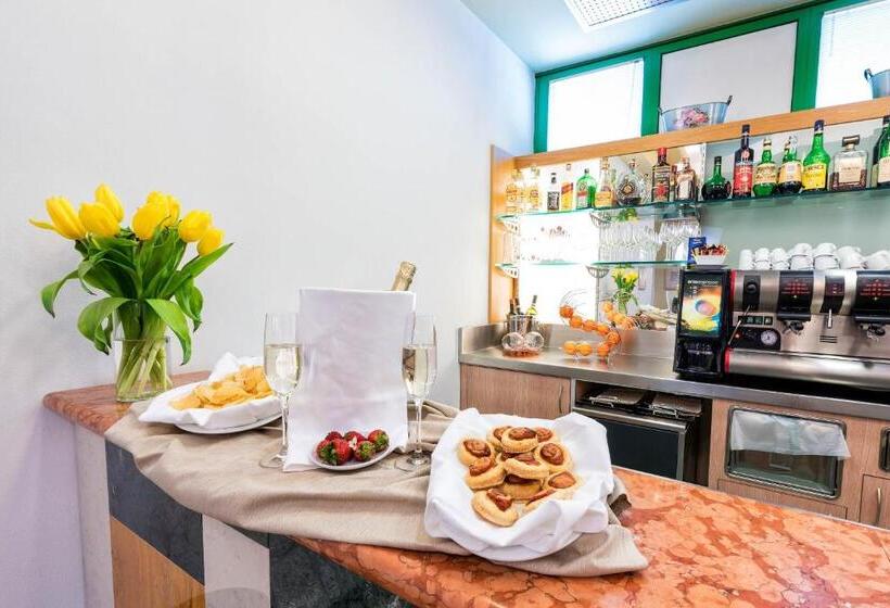 בית מלון כפרי West Point Airport